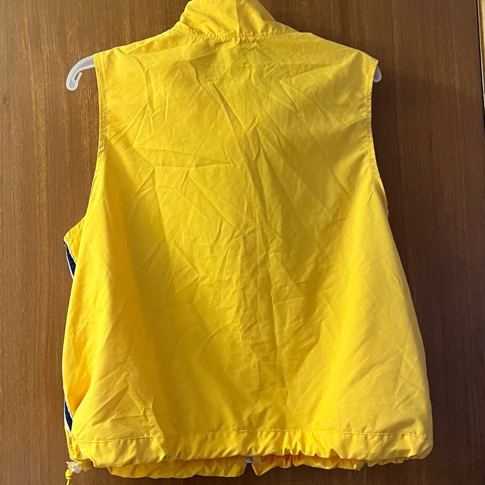 Yellow mock turtleneck Zip-Up Vest with side stripes and two pockets - Picture 4 of 8